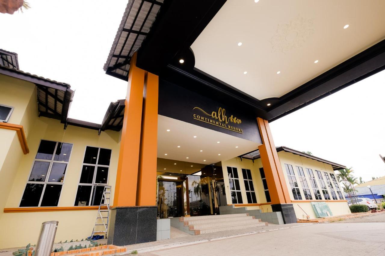 Super Oyo Capital O 90146 Alh Continental Resort Karak Buitenkant foto